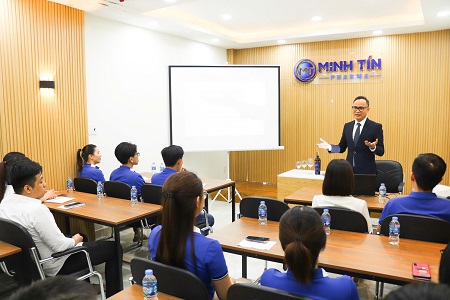Nhân viên Minh Tín Pharma tham gia Khóa đào tạo Kỹ năng giao tế trong kinh doanh