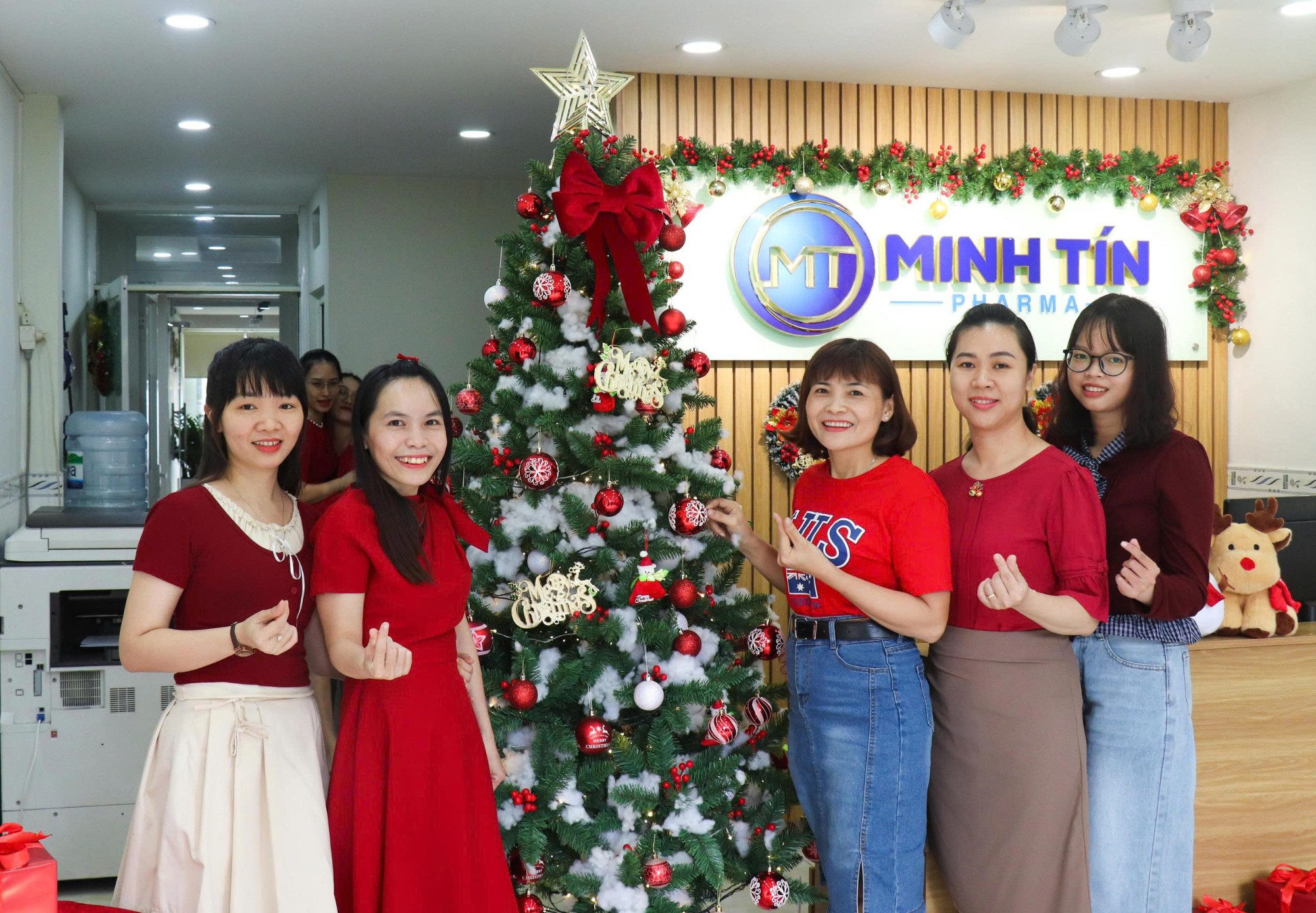 MINH TÍN PHARMA TÍCH CỰC HƯỞNG ỨNG ỦNG HỘ ĐỒNG BÀO MIỀN BẮC BỊ THIỆT HẠI DO BÃO SỐ 10 GÂY RA - 21