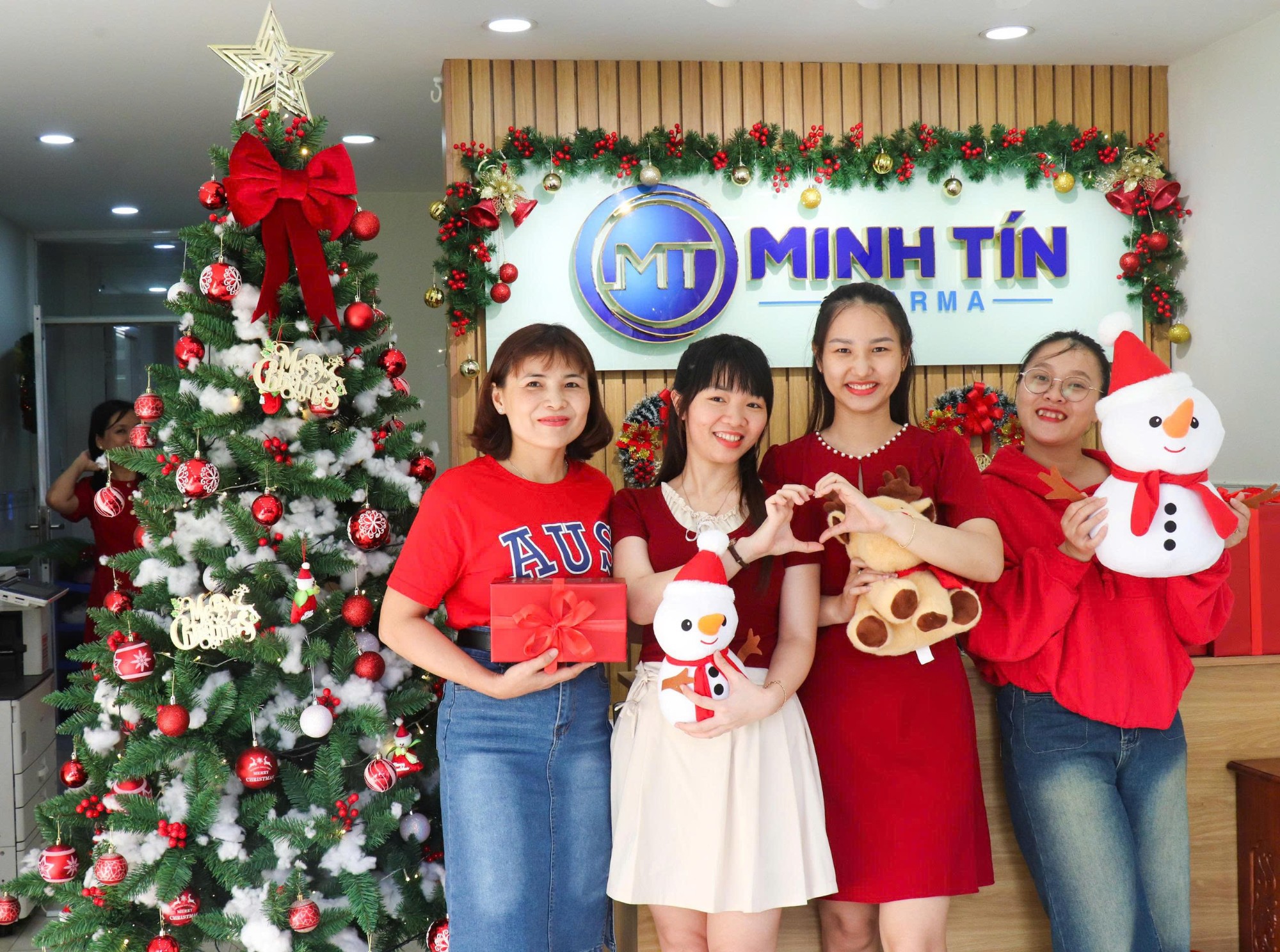 MINH TÍN PHARMA TÍCH CỰC HƯỞNG ỨNG ỦNG HỘ ĐỒNG BÀO MIỀN BẮC BỊ THIỆT HẠI DO BÃO SỐ 10 GÂY RA - 21